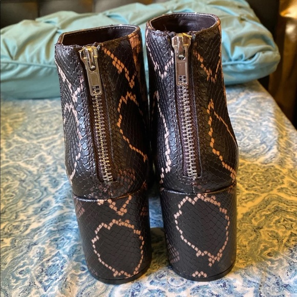Sknakeskin booties - Picture 4 of 5